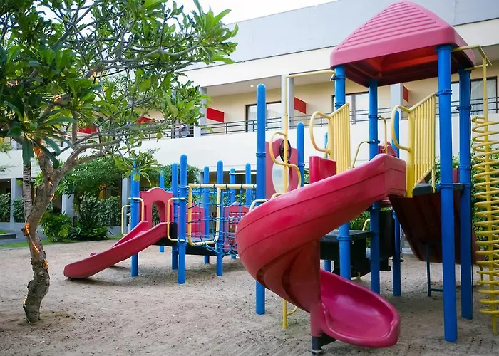 Hotel Kuta Station And 3*