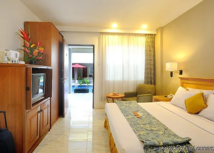 Hotel Kuta Station And 3*