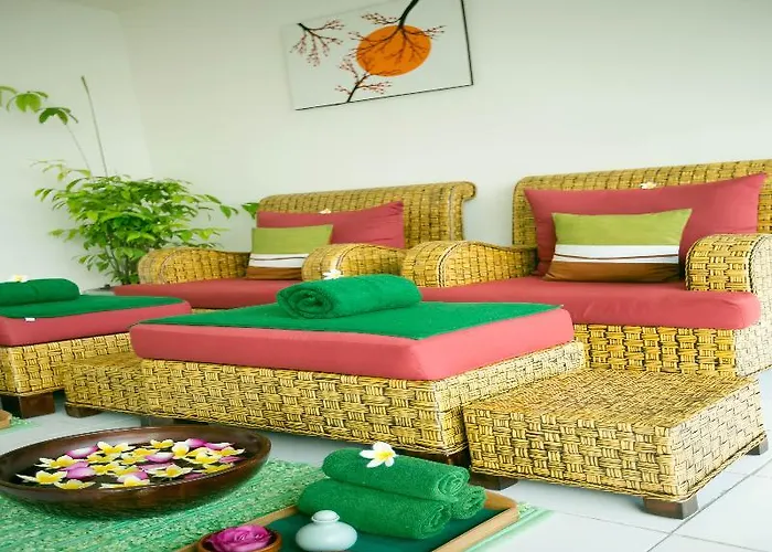 Hotel Kuta Station And 3*