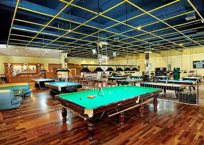 Hotel Kuta Station And 3*