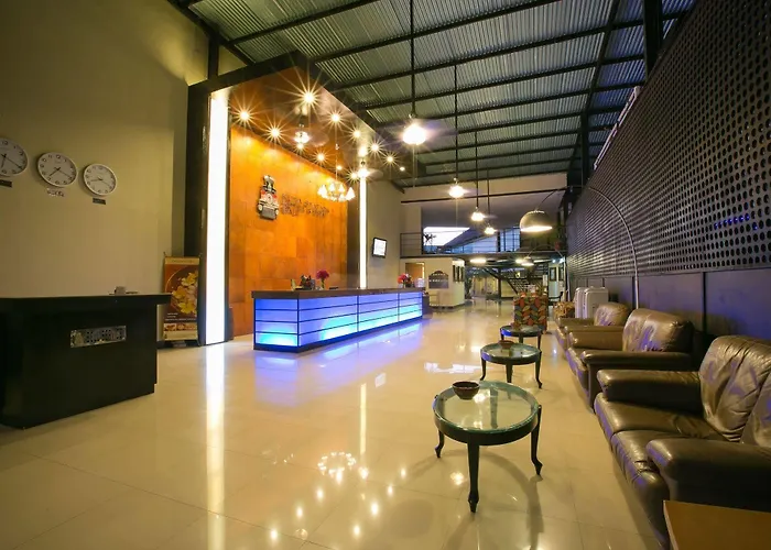 Hotel Kuta Station And 3*