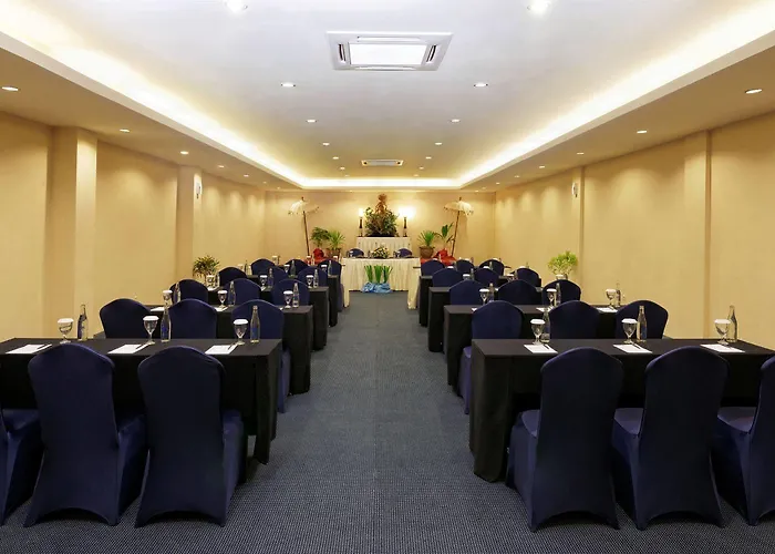 Hotel Kuta Station And 3*
